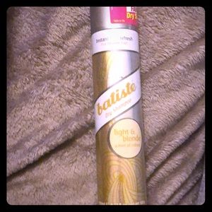 Batiste dry shampoo light &blonde